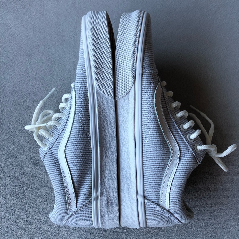 Vans ~ Old Skool Platform Sneaker ~ *Mismatched* Right 8.5 Left 9 Women’s